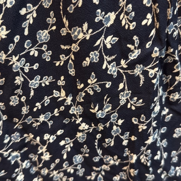 GAP - long sleeved rayon blouse.  NWT. XXL. - Picture 5 of 5